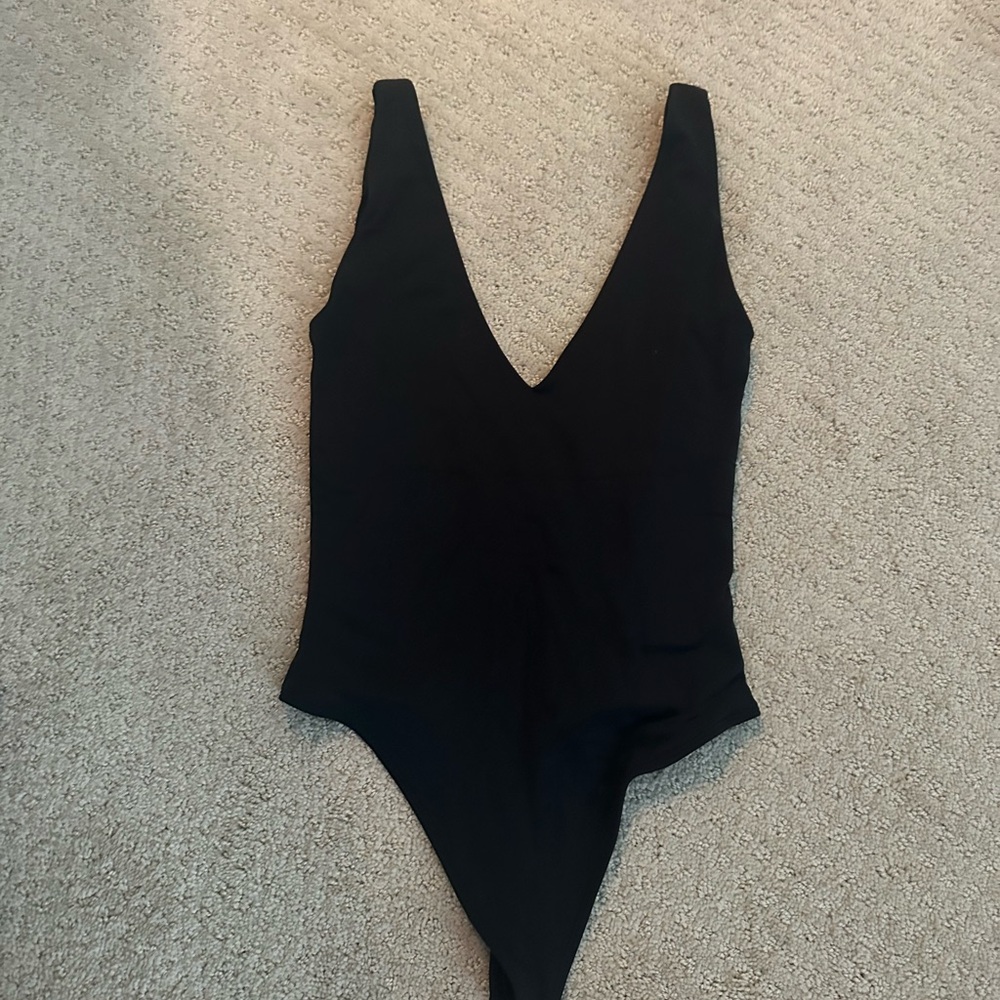 Babaton Black Sleeveless Bodysuit